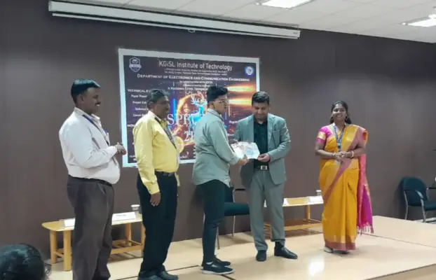 Bala Adithya M of I B.Sc. ECS Secures Third Prize in Project Exhibition at KGiSL Educational Institutions.